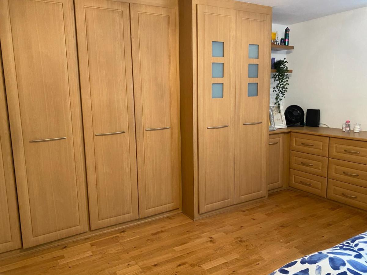 Spacious 2-Bed Flat With Garden, 3 Minutes Walk From Oval Tube Station London Luaran gambar