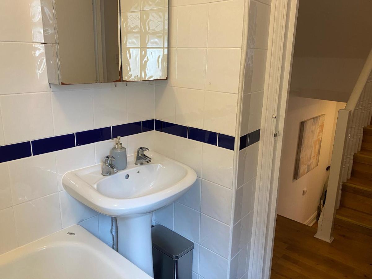 Spacious 2-Bed Flat With Garden, 3 Minutes Walk From Oval Tube Station London Luaran gambar